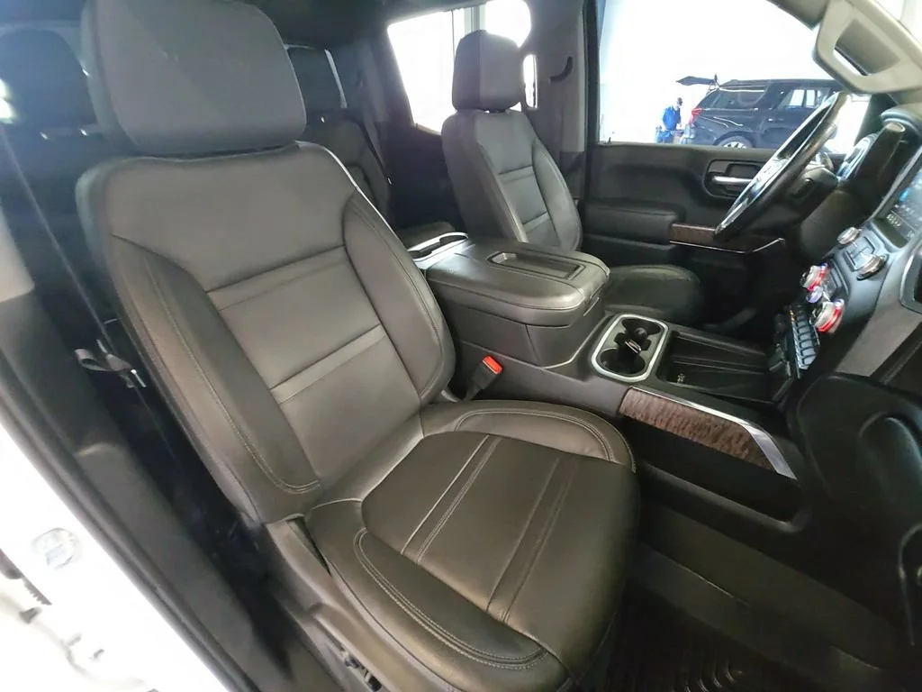 Used 2020 WHITE FROST TRICOAT GMC Denali image 30