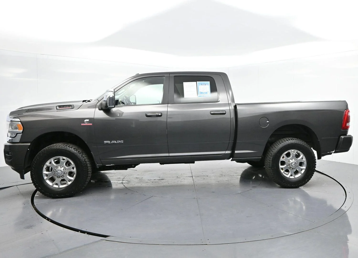 Used 2024 Granite Crystal Metallic Clearcoat Ram Laramie image 4