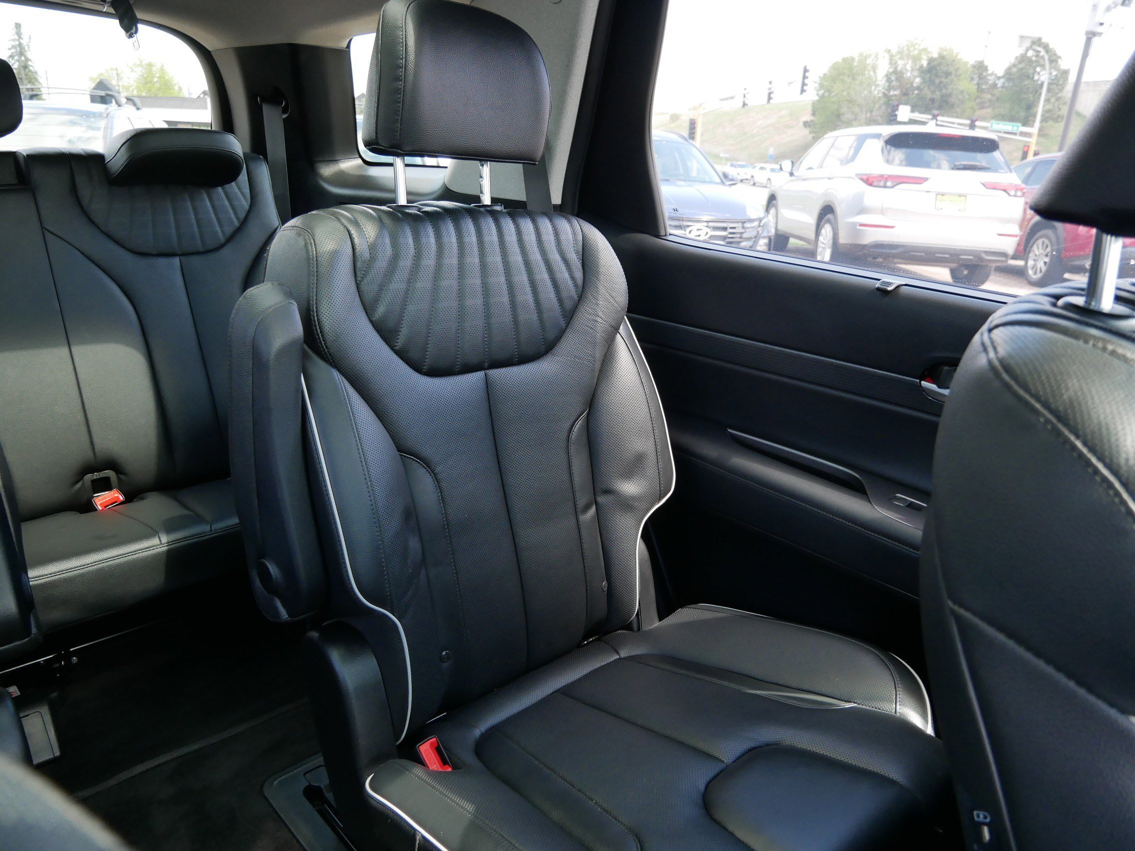 Certified Used 2023 Steel Graphite Hyundai Limited image 14