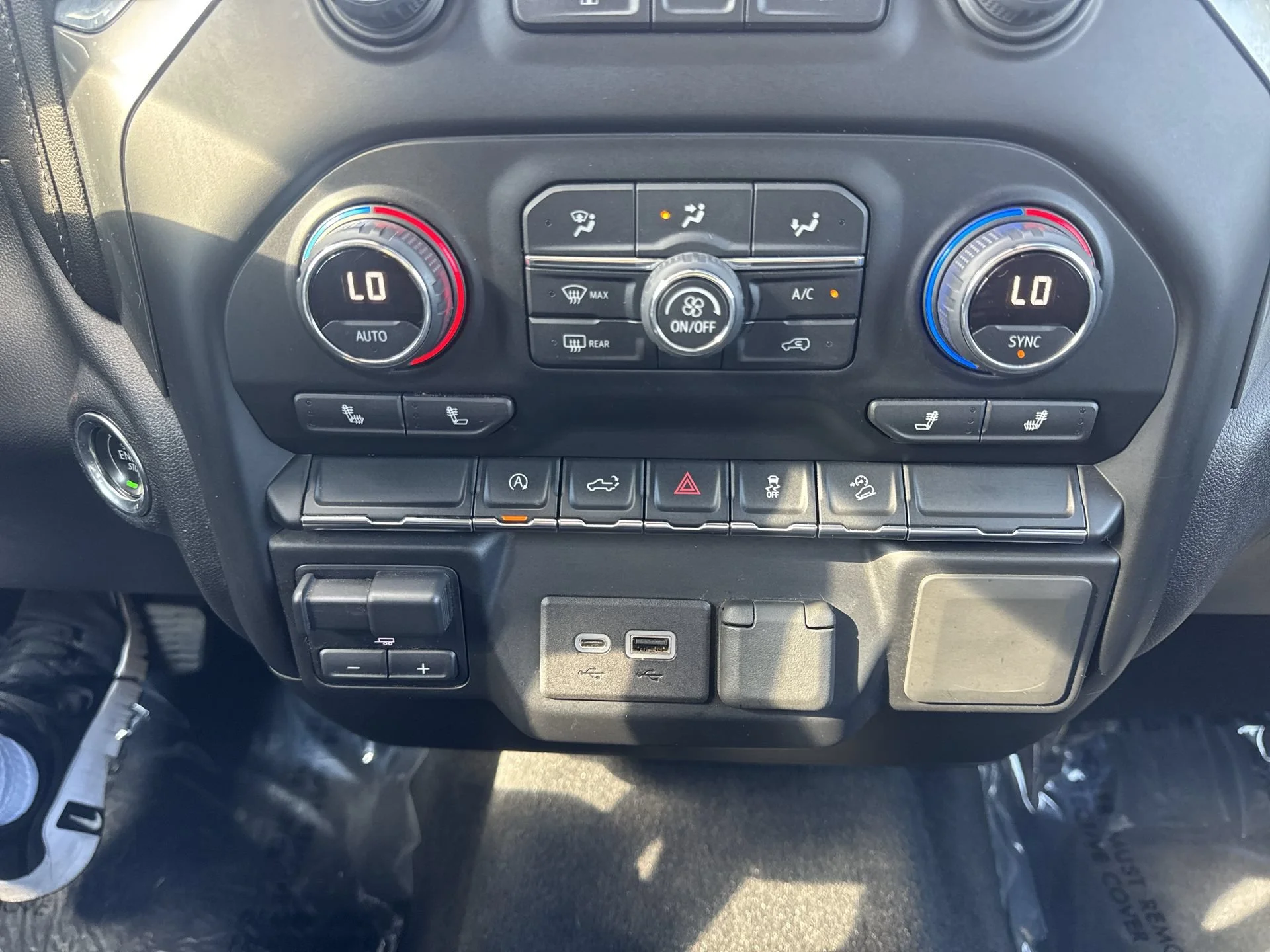 2021 Chevrolet Silverado 1500 RST - Photo 18