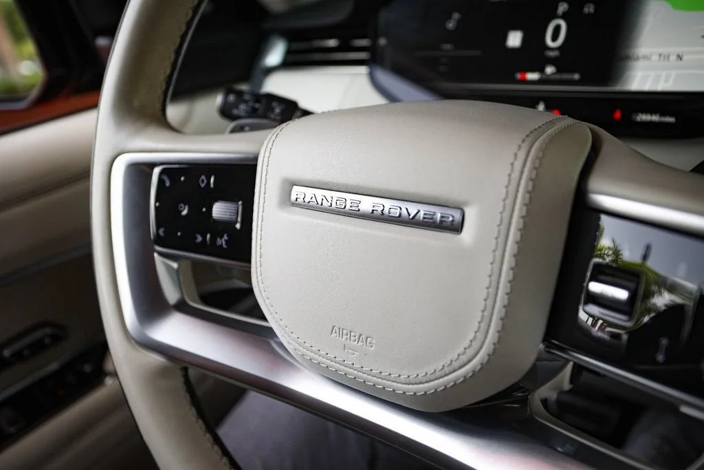 Used 2023 Flux Silver SV Bespoke Ultra Metallic Satin Land Rover SV image 27