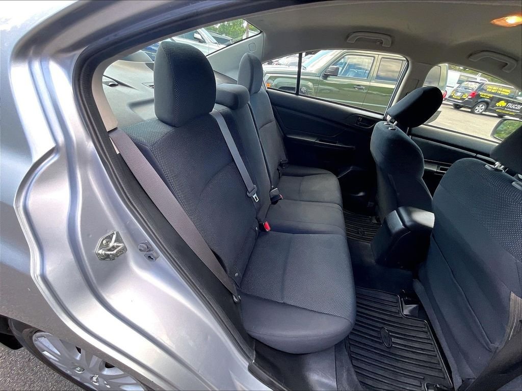 Used 2013 Silver Subaru 2.0i image 19