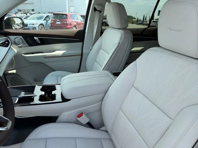 New 2026 Iridescent White Tricoat Buick Avenir image 17
