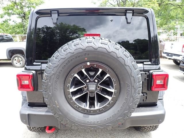 New 2026 Black Clearcoat Jeep Rubicon X image 4