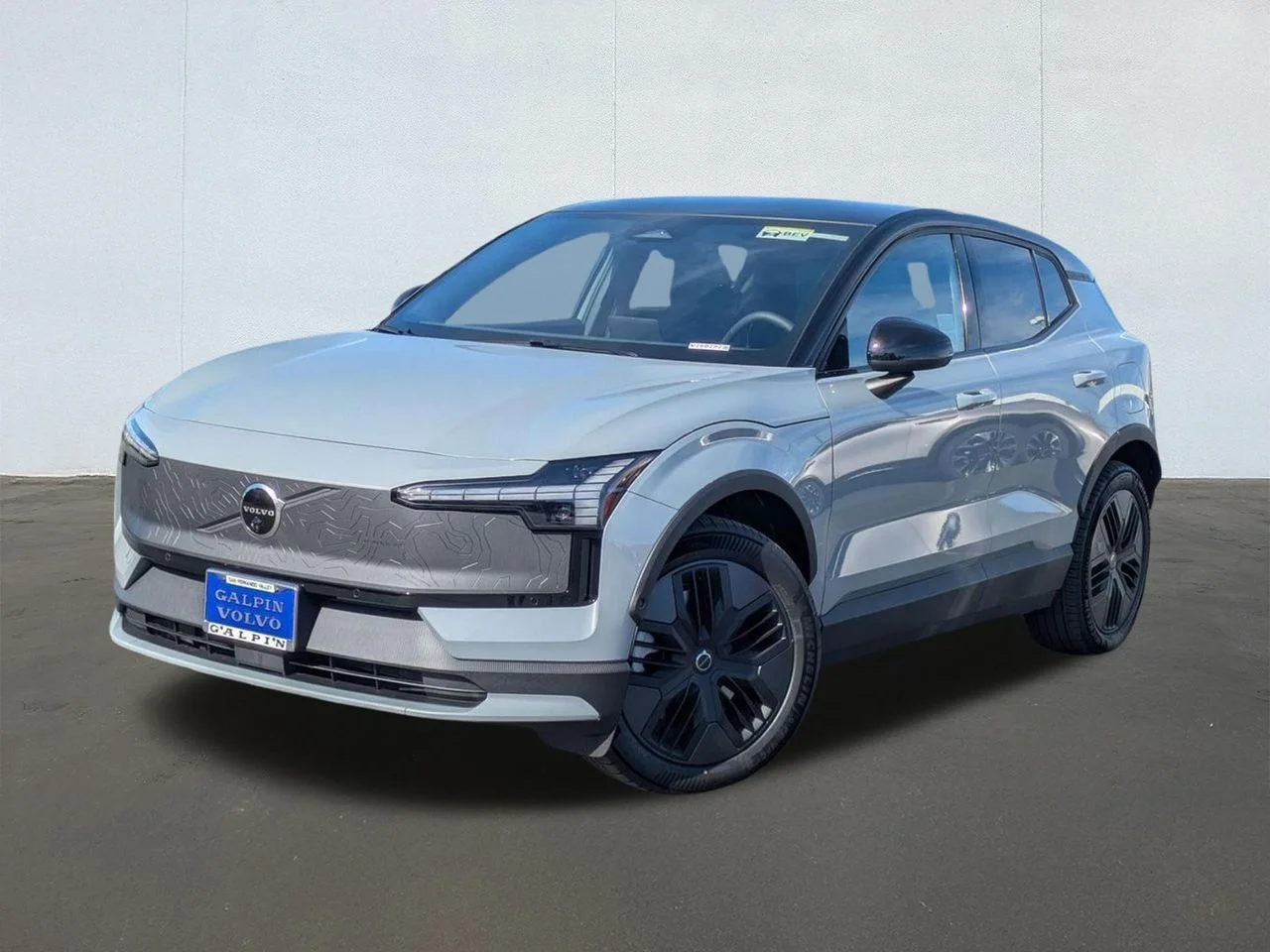 2026 Volvo EX30 Twin Motor Cross Country Ultra's photo