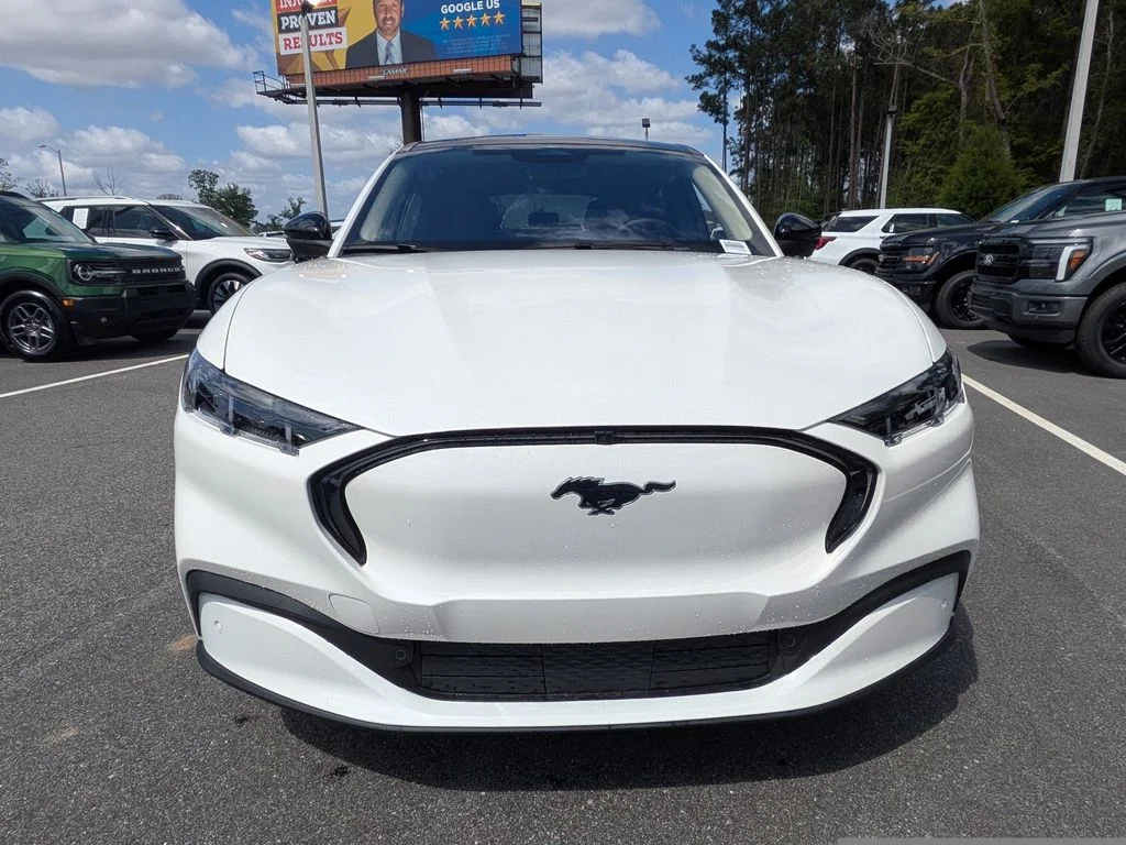 New 2026 Star White Metallic Tri-coat Ford Premium image 9