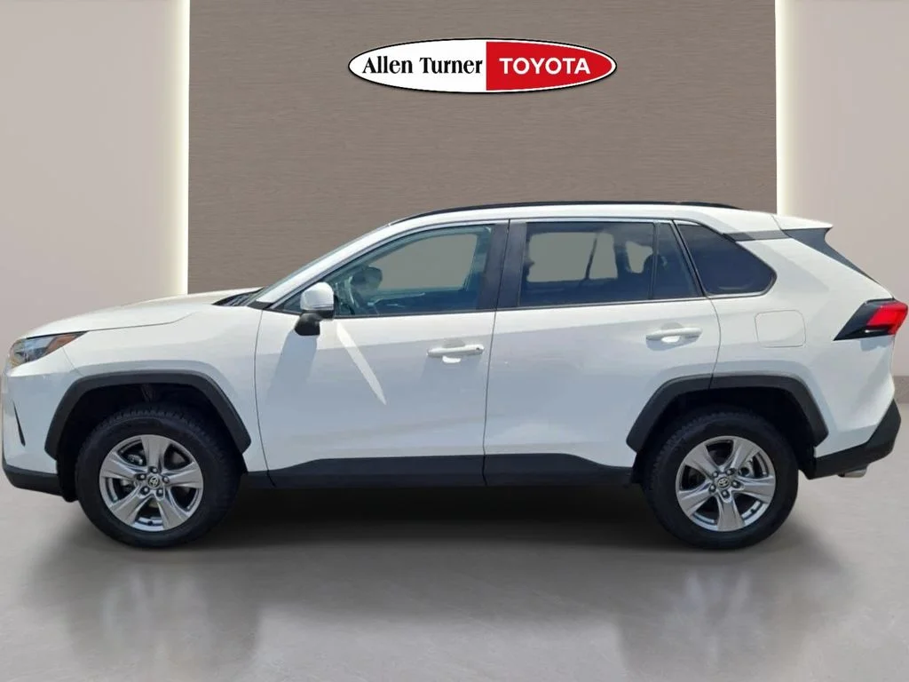 Used 2024 White Toyota XLE image 10