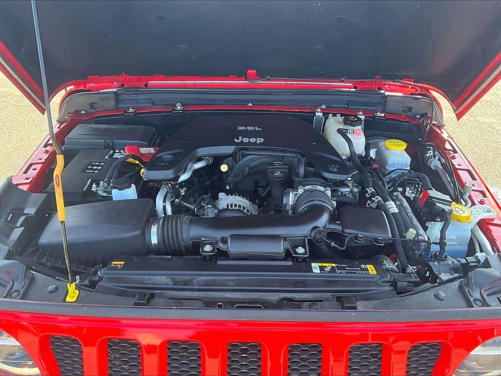 Used 2021 Red Jeep Sport S image 29