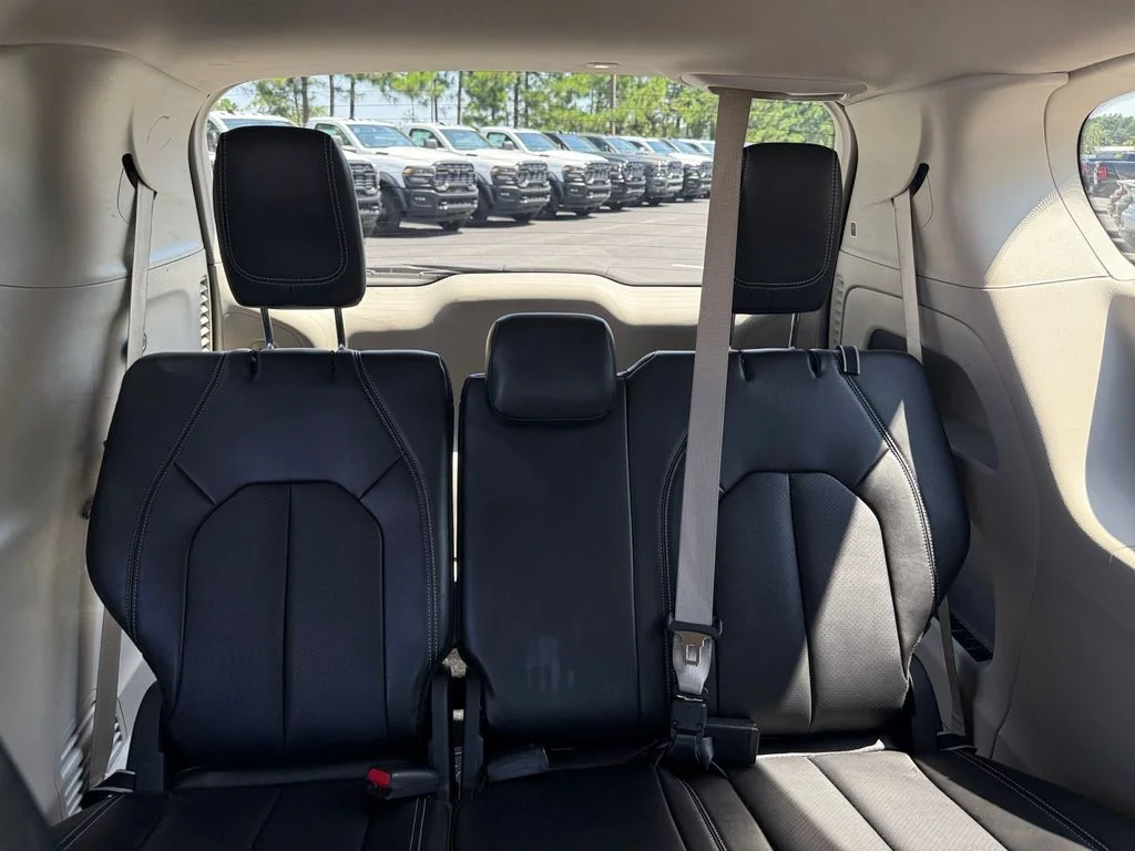 Used 2024 Silver Chrysler Touring L image 26
