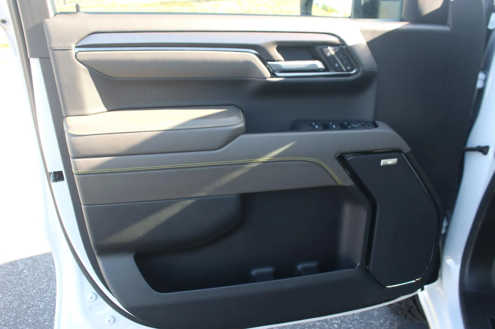 Used 2024 Summit White Chevrolet ZR2 image 17
