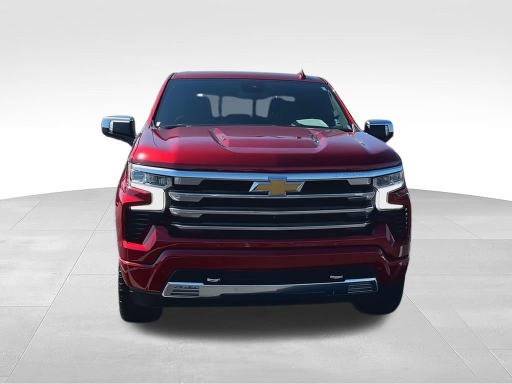 Used 2023 Red Chevrolet High Country image 3