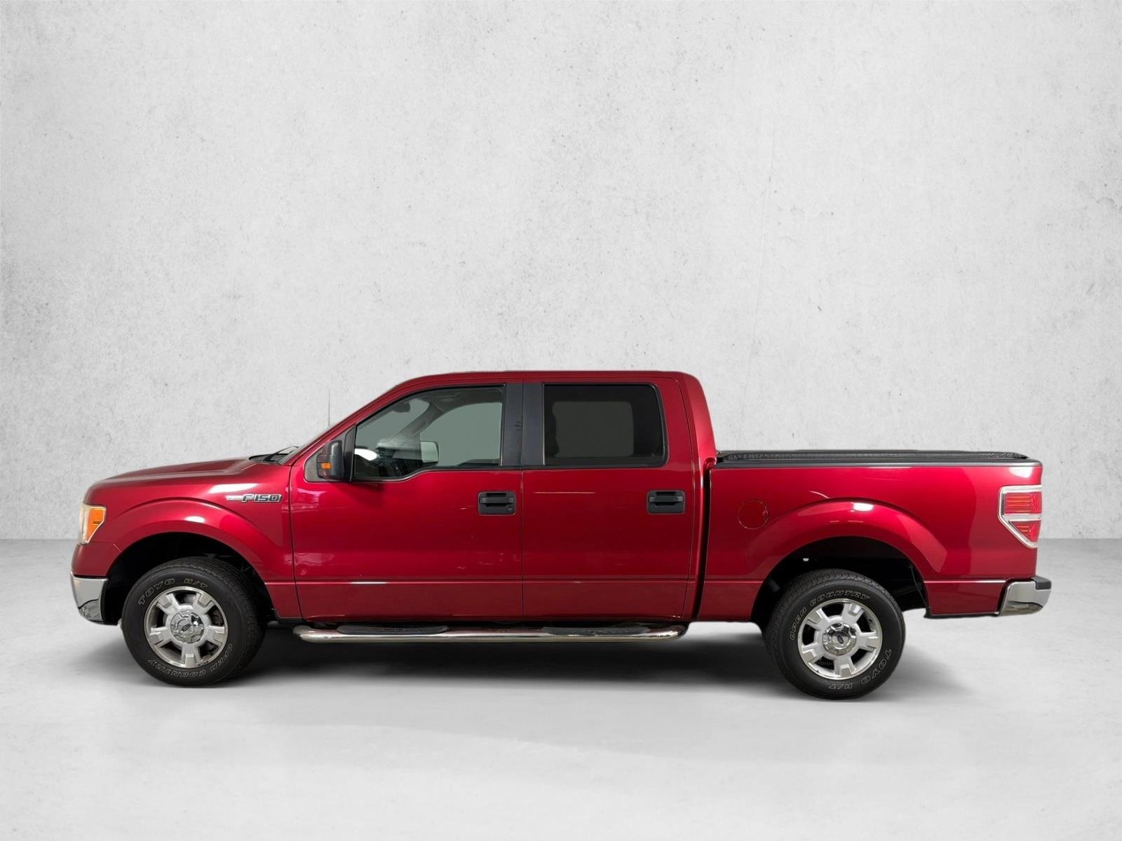 Used 2010 Red Candy Metallic Ford XLT image 6