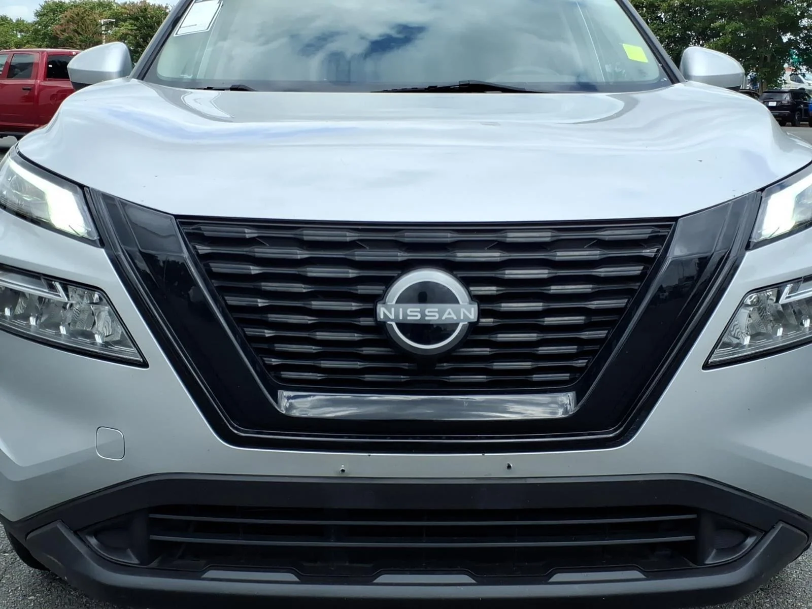 Used 2023 Brilliant Silver Metallic Nissan SV image 13