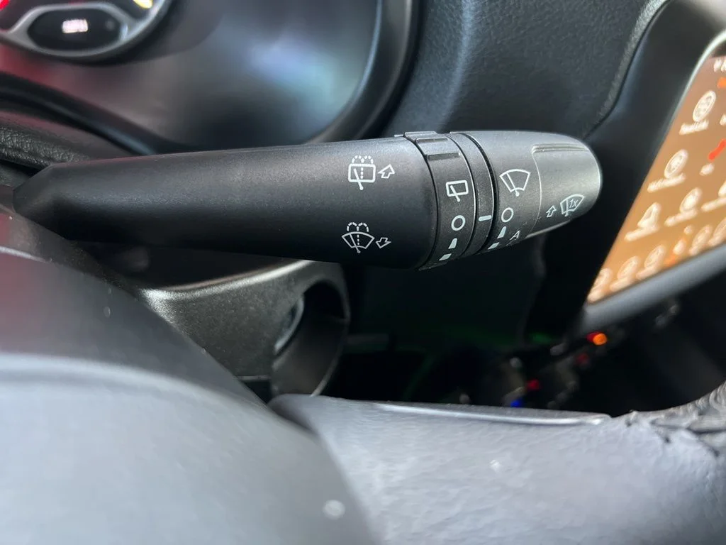 Used 2023 White Jeep Altitude image 47