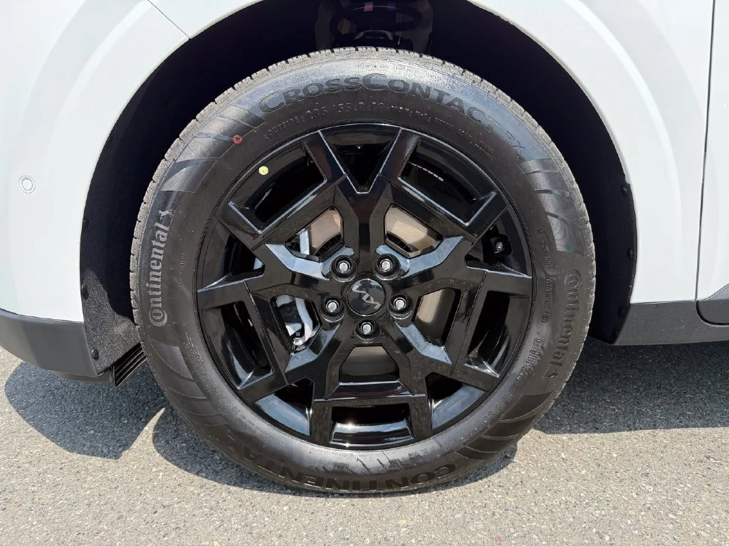New 2026 Snow White Pearl Kia SX image 9