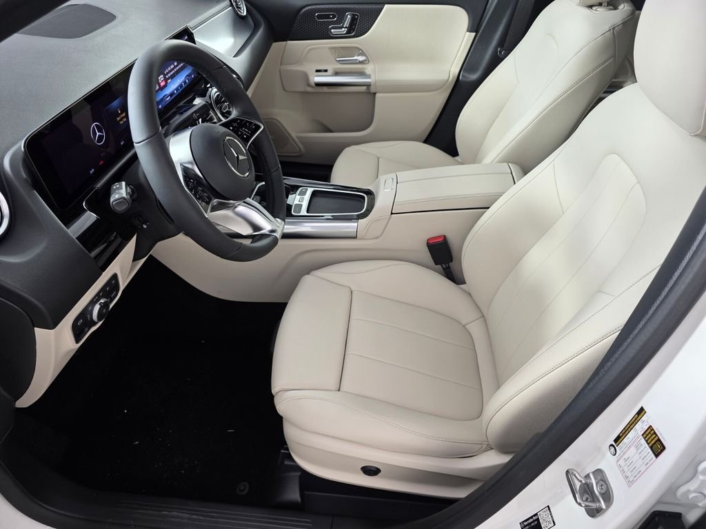 New 2026 Polar White Mercedes-Benz GLA 250 image 6