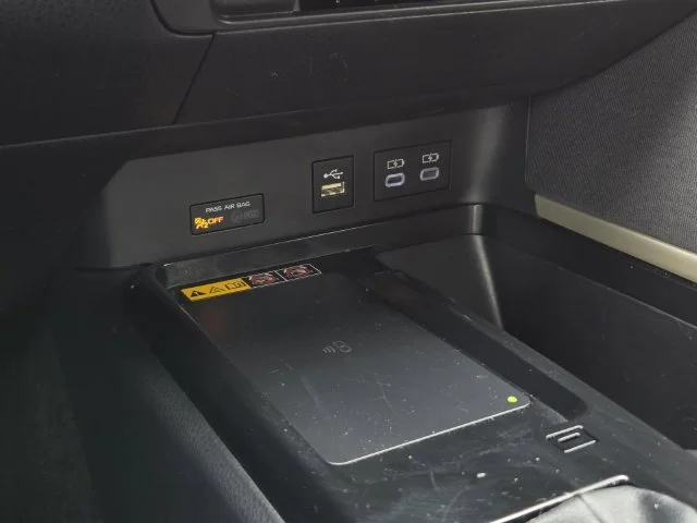 Used 2025 Ice Toyota LE image 17