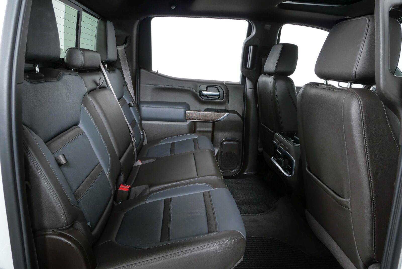 Used 2021 White GMC Denali image 22