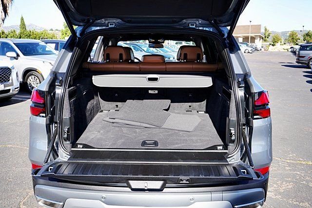 Used 2026 Gray BMW sDrive40i image 13