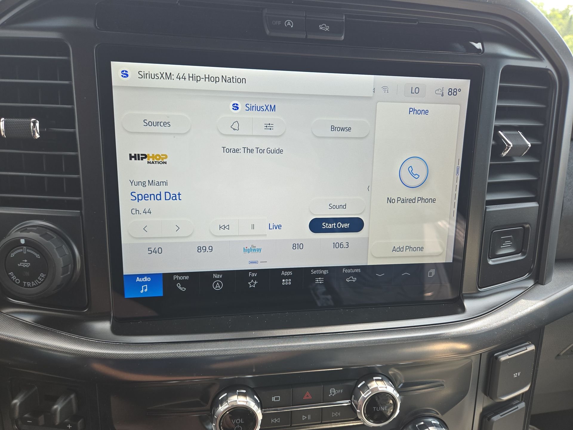 New 2026 Carbonized Gray Metallic Ford Tremor® image 9