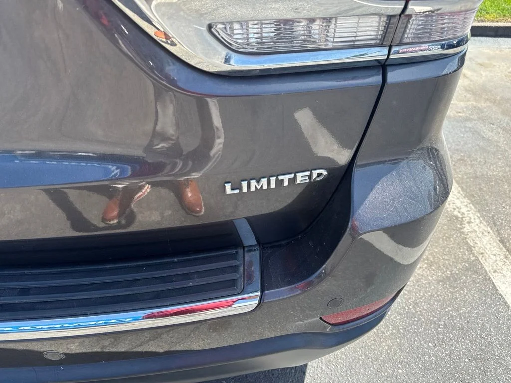 Used 2020 Gray Jeep Limited image 3