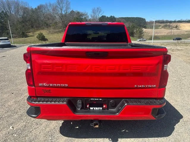 Used 2022 Red Chevrolet Custom image 7