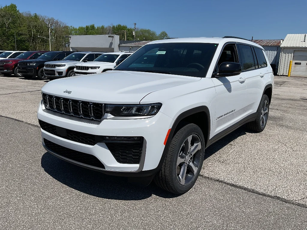 New 2026 Bright White Clearcoat Jeep Limited image 3