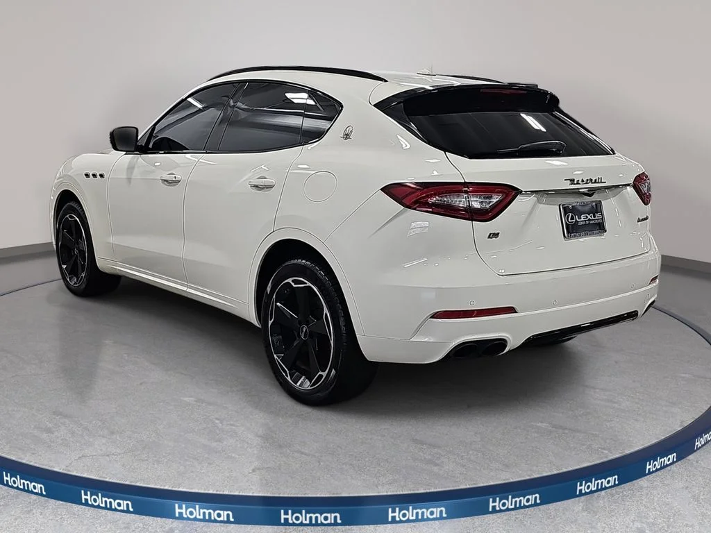 Used 2020  Maserati Base image 8
