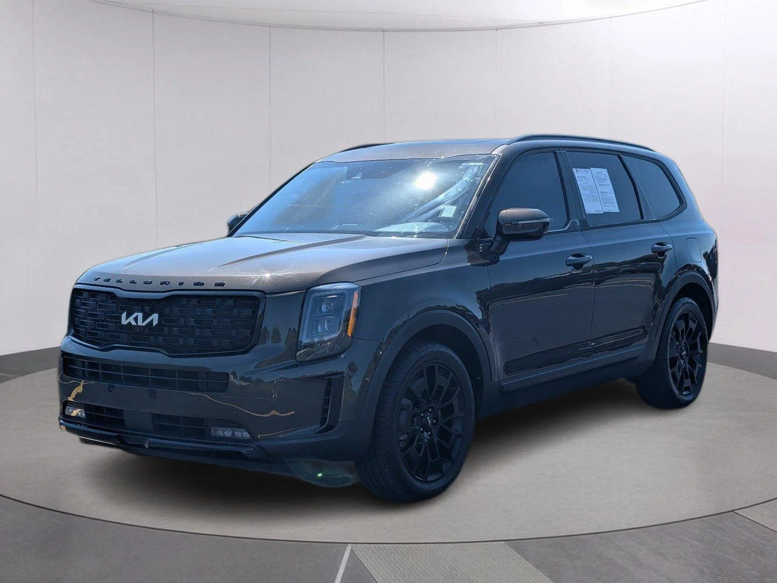 Used 2022 Dark Moss Kia SX image 1