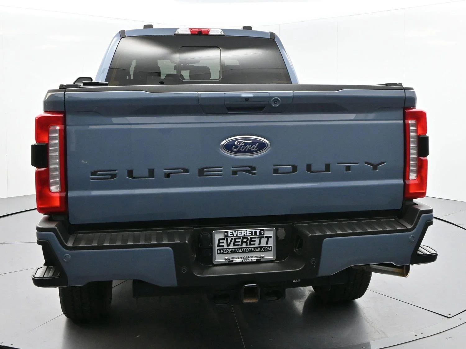 Used 2023 Azure Gray Metallic Tri-Coat Ford Lariat image 6