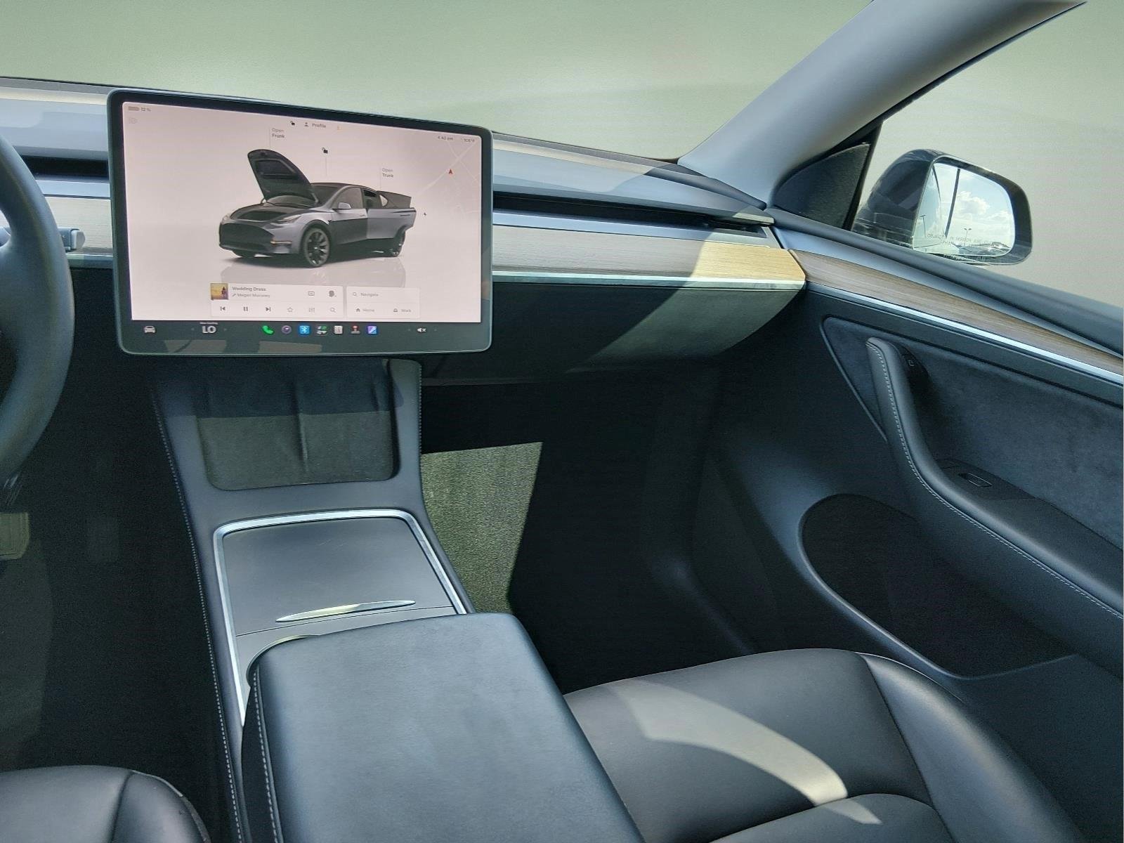 Used 2022 Midnight Silver Metallic Tesla Long Range image 17