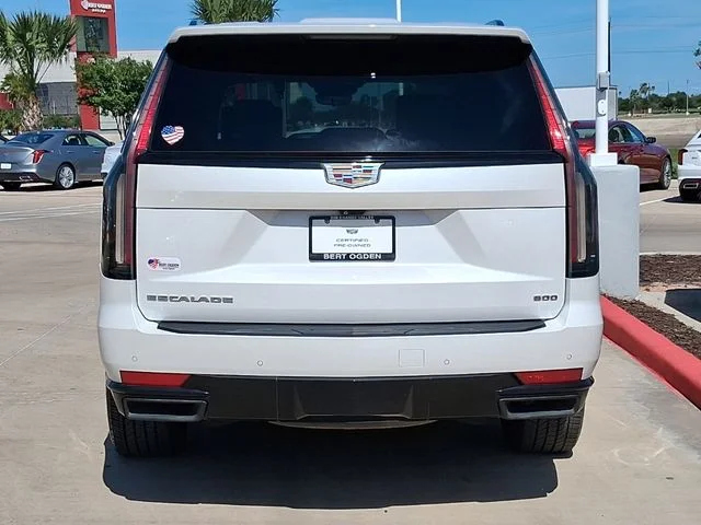 Used 2022 White Cadillac Sport Platinum image 4
