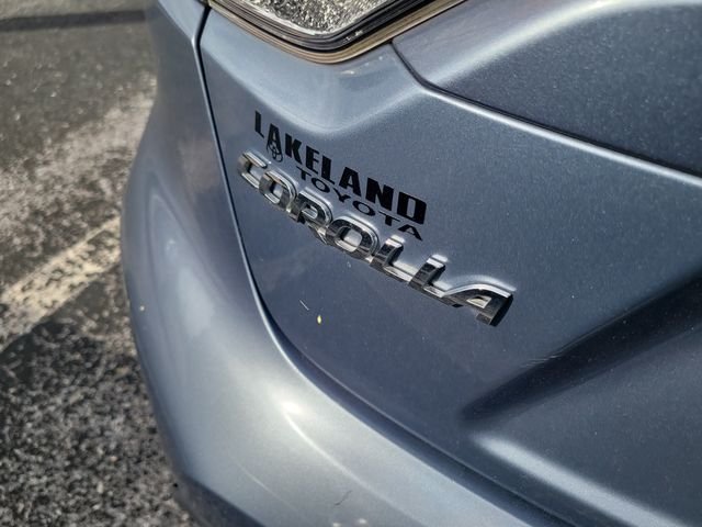Used 2021  Toyota LE image 9