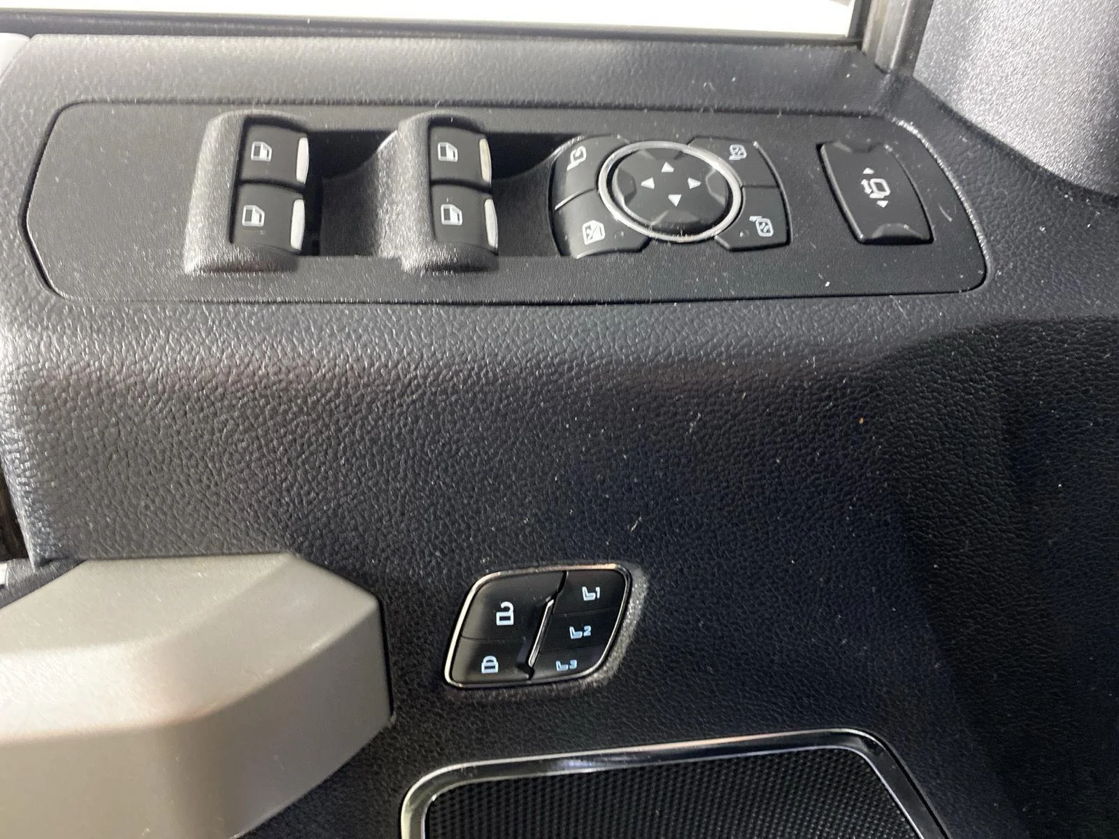 Used 2020 Blue Jeans Ford Lariat image 21