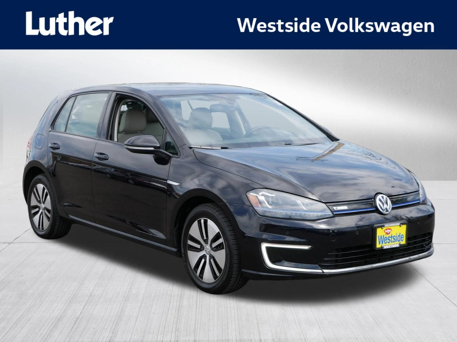 2016 Volkswagen e-Golf e-Golf SEL Premium's photo