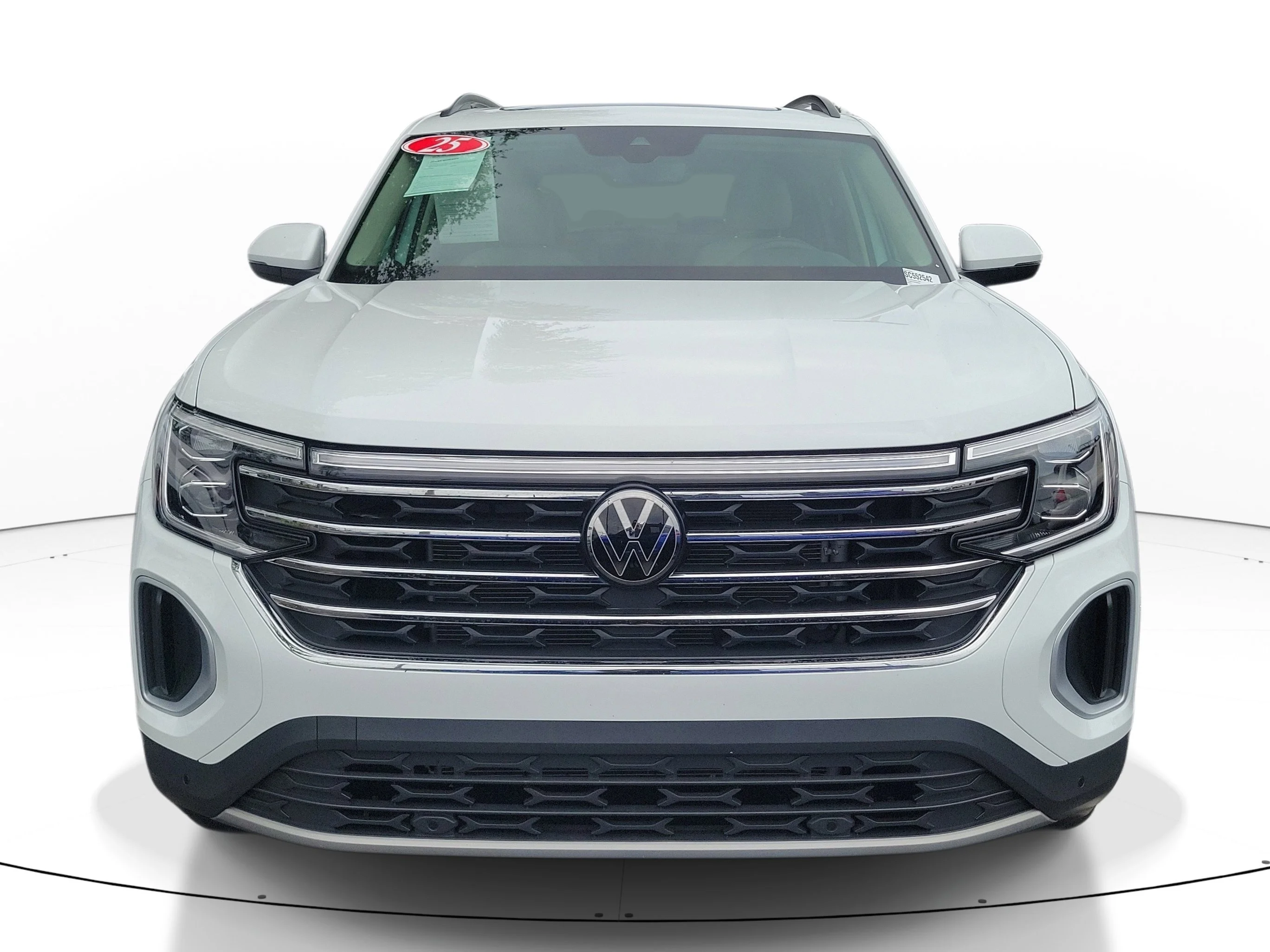 Used 2025  Volkswagen 2.0T SE w/Technology image 2