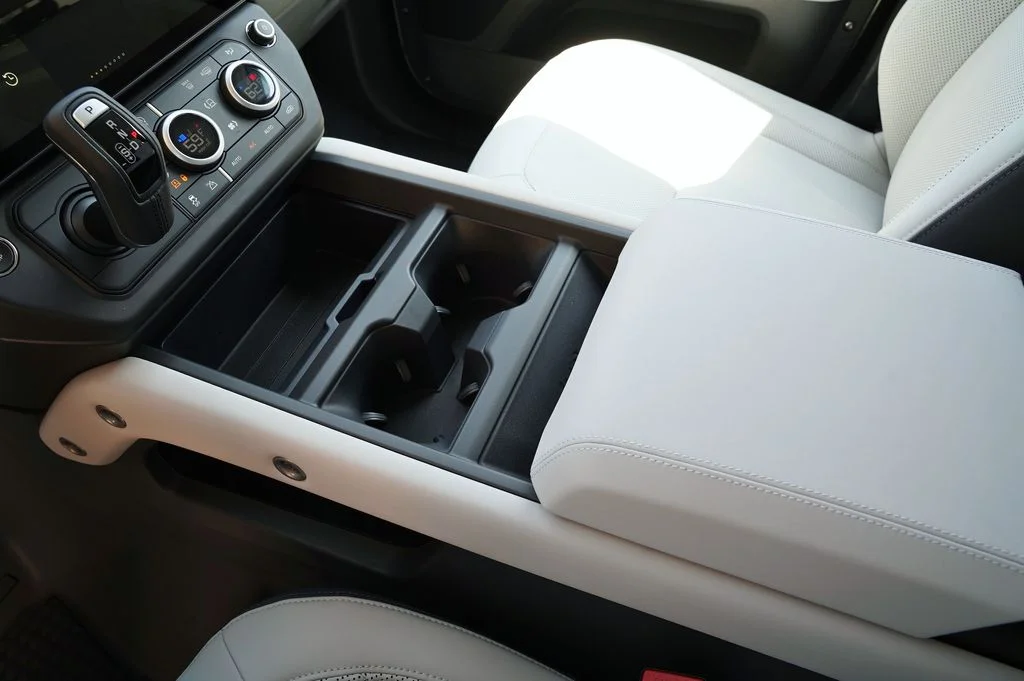 New 2026 Woolstone Green Land Rover X-Dynamic SE image 31