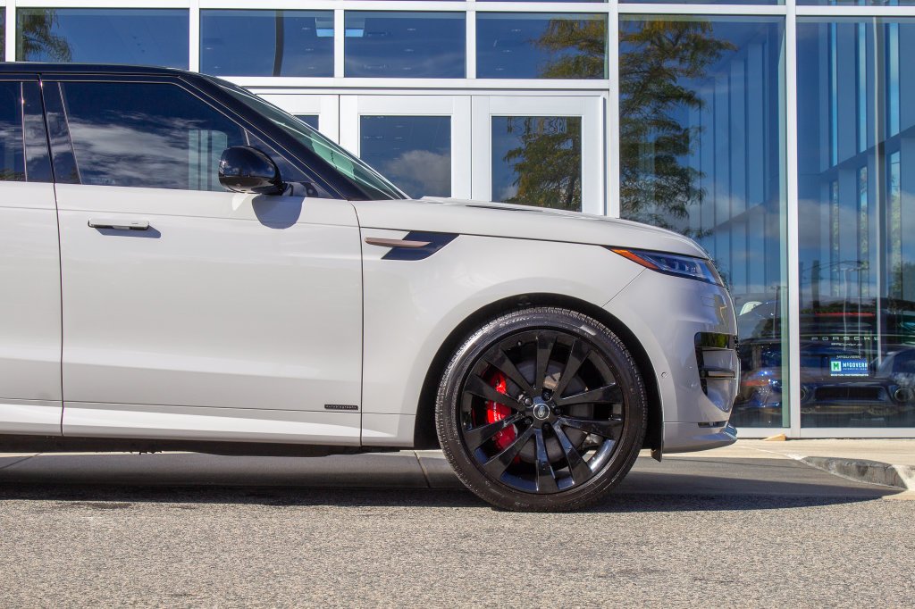 Used 2025 Gray Land Rover Autobiography image 5