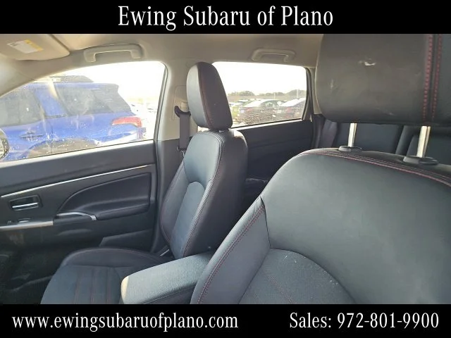 Used 2025  Mitsubishi 2.0 ES image 6