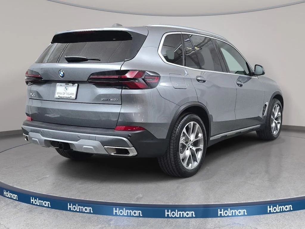 Used 2026 Skyscraper Grey Metallic BMW xDrive40i image 6
