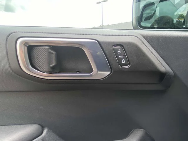 New 2025 Beige Ford Base image 9