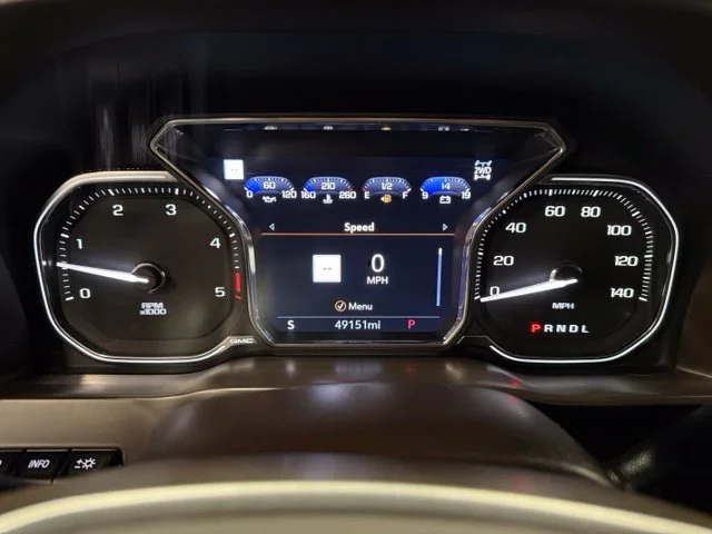 Used 2021 White GMC Denali image 19