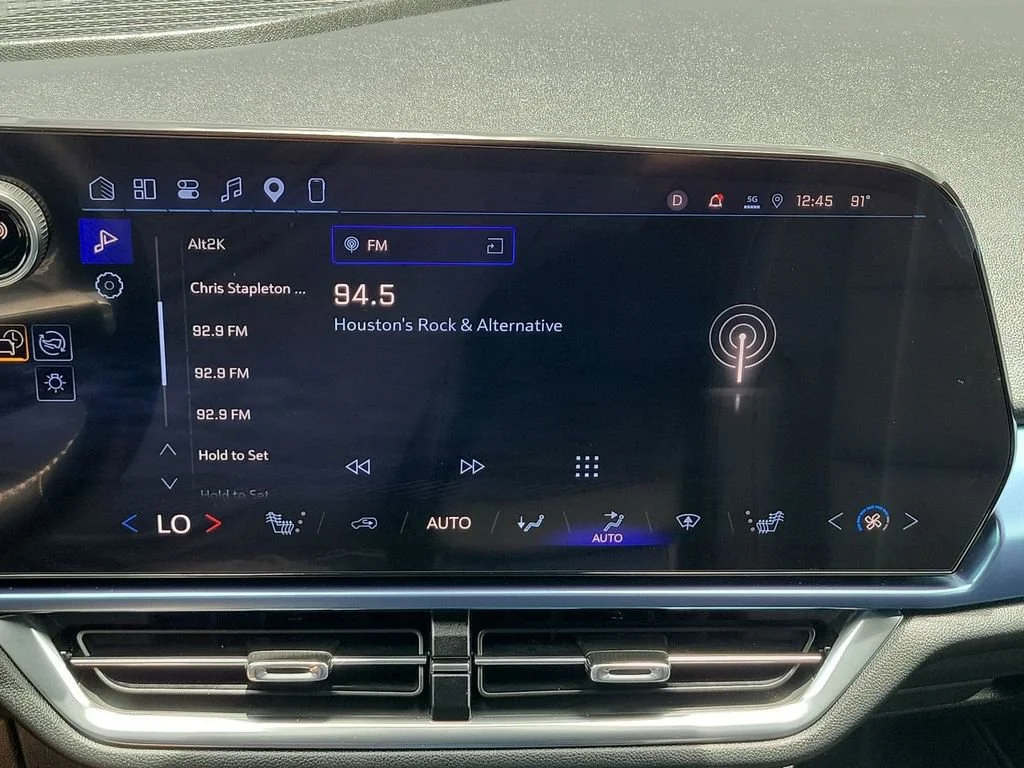 New 2026 Summit White Chevrolet LT image 5
