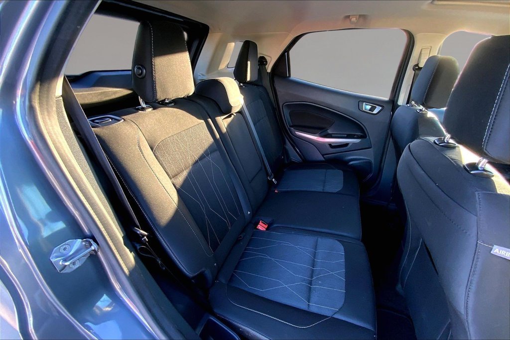 Used 2018 Smoke Metallic Ford SE image 27