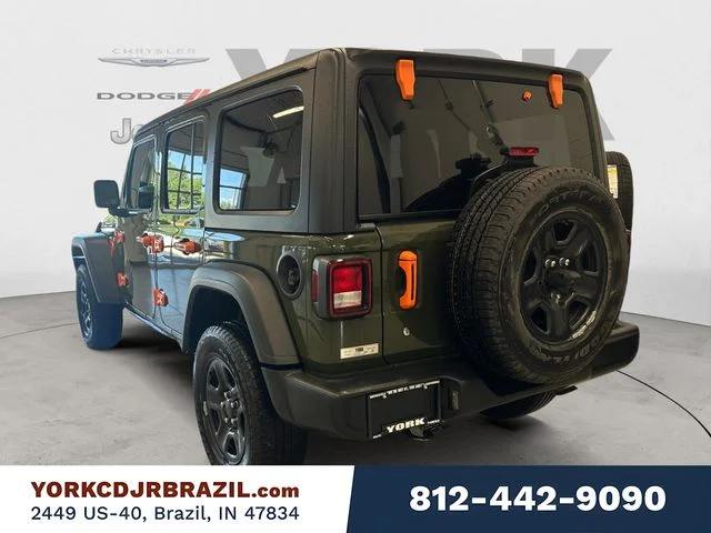 Used 2021 Green Jeep Unlimited Sport image 3