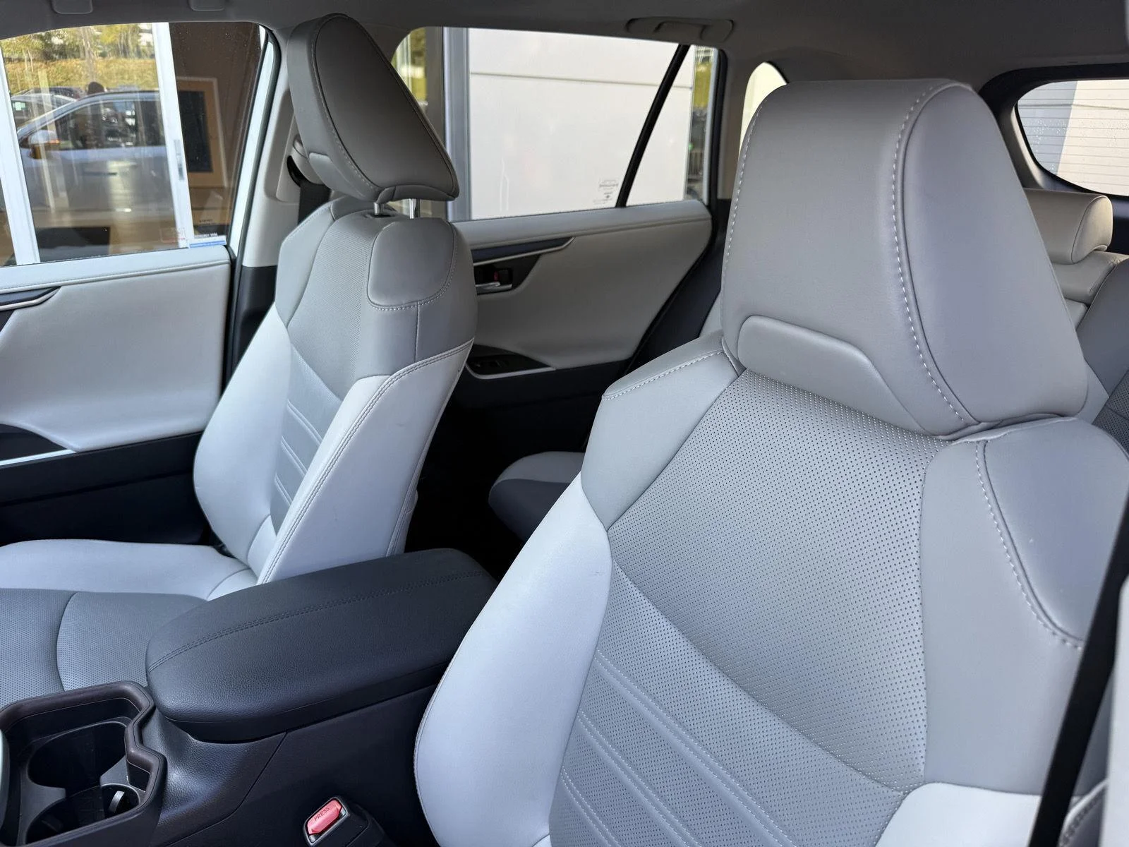 Used 2021 Blizzard Pearl Toyota Hybrid Limited image 11