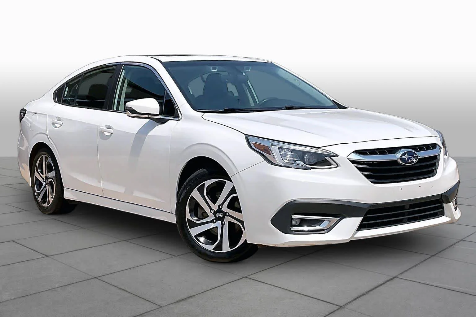 Used 2022 Crystal White Pearl Subaru Limited XT image 2