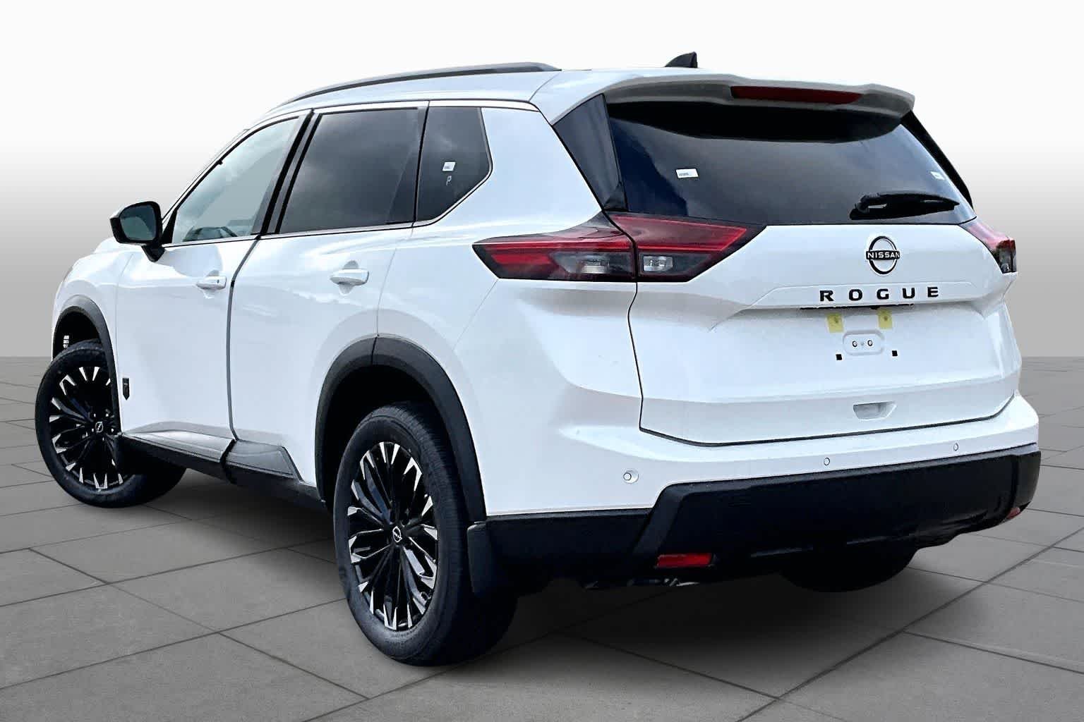 New 2026 Everest White Pearl Tricoat Nissan Dark Armor image 7