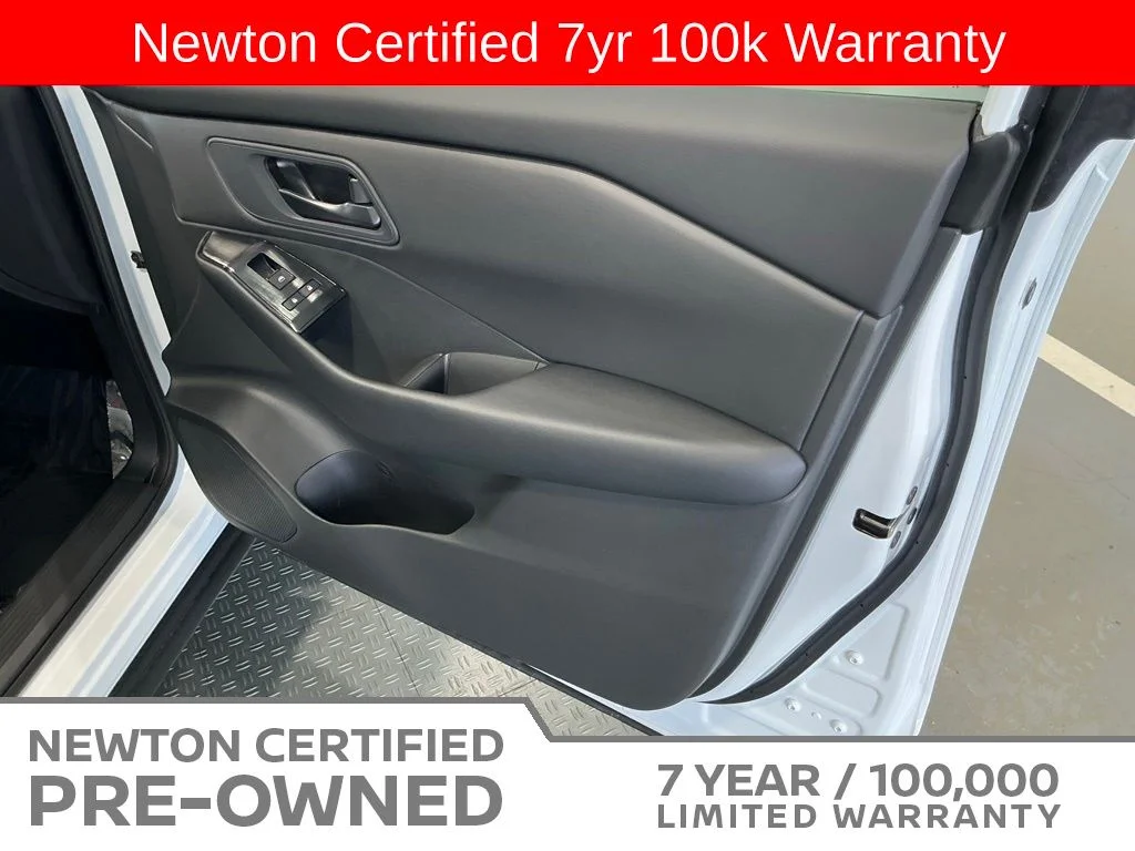Certified Used 2025 Everest White Pearl Nissan S image 32