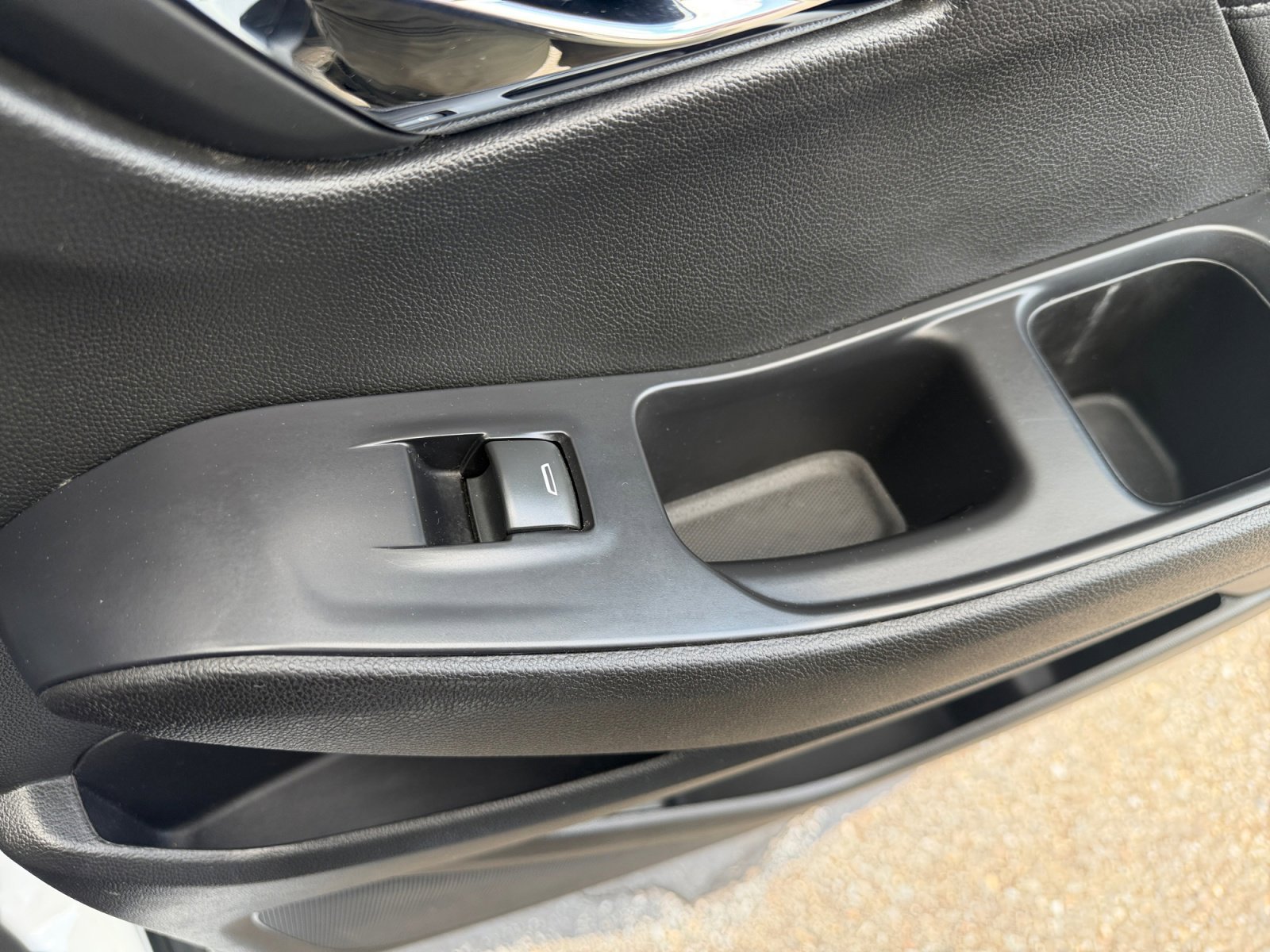 Used 2022 Summit White Chevrolet LT Cloth image 37